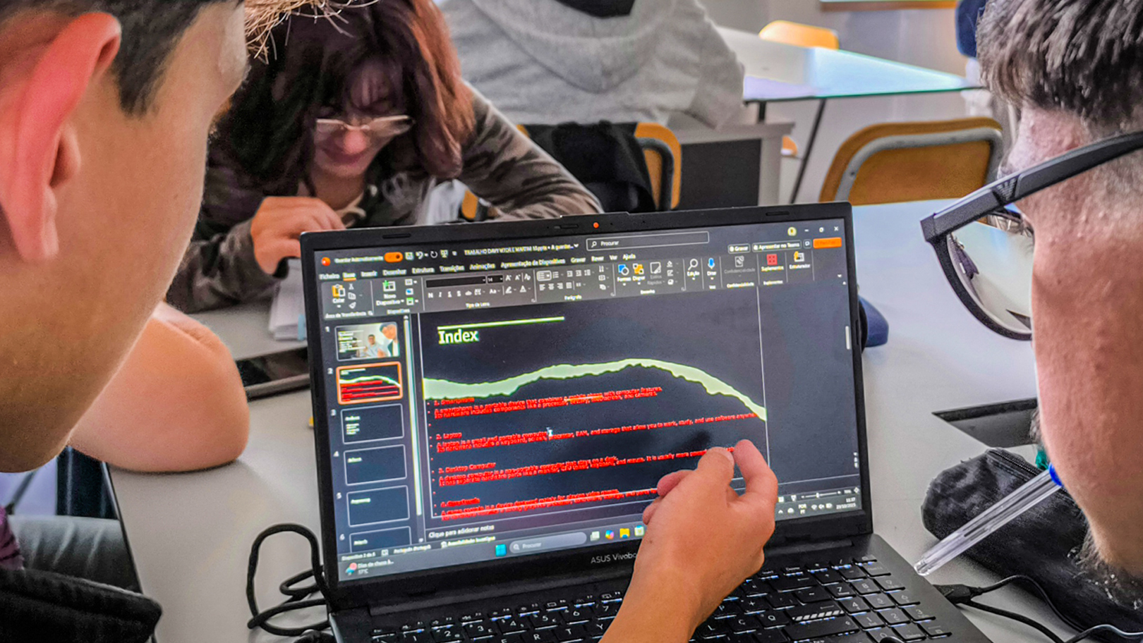 Operador/a de Eletrónica e Computadores